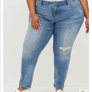 BOYFRIEND STRAIGHT JEAN